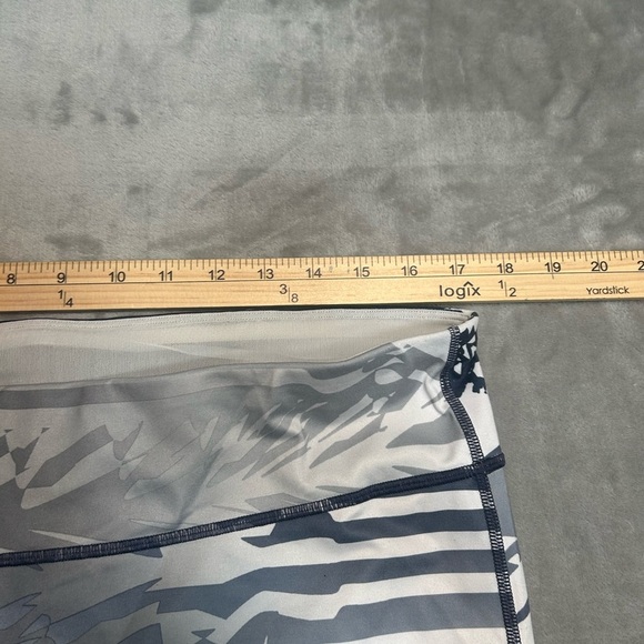 Nike Dri-Fit Cropped Leggings Women’s 1X Grey White Stripe Pocket Drawstring - Picture 6 of 8